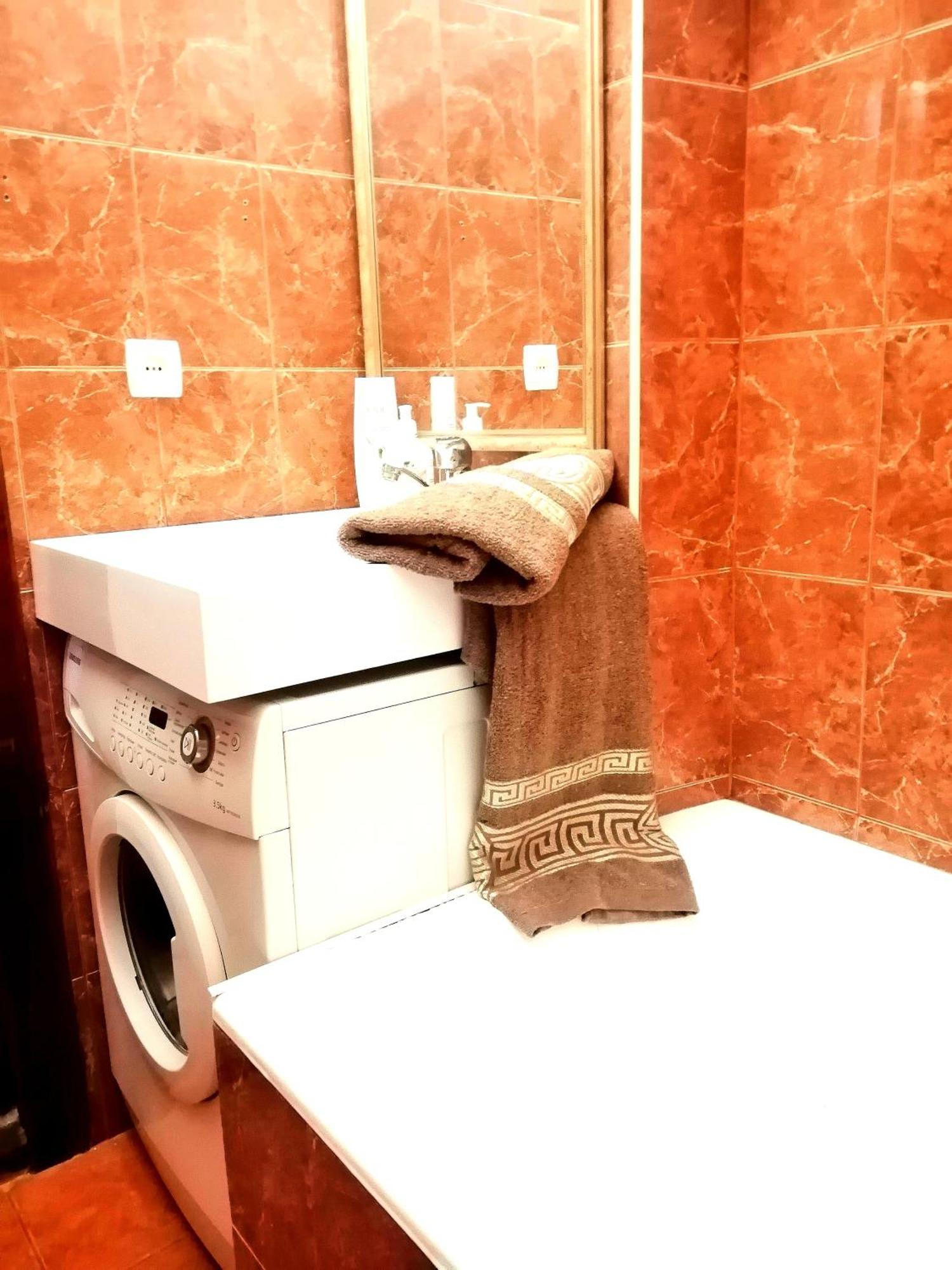 Flat On Sheptytskykh Apartman Lviv Kültér fotó