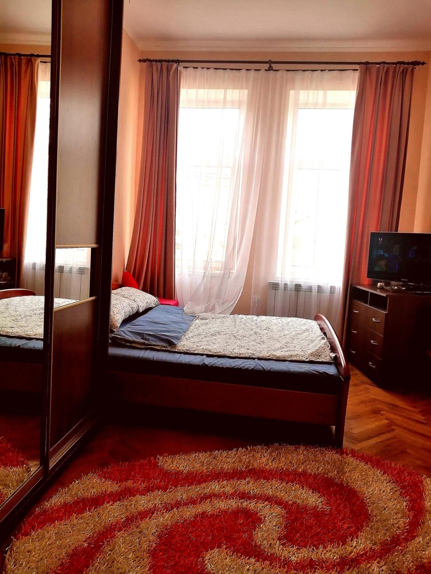 Flat On Sheptytskykh Apartman Lviv Kültér fotó