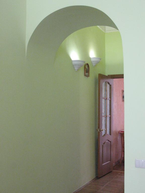 Flat On Sheptytskykh Apartman Lviv Kültér fotó
