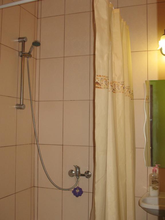 Flat On Sheptytskykh Apartman Lviv Kültér fotó