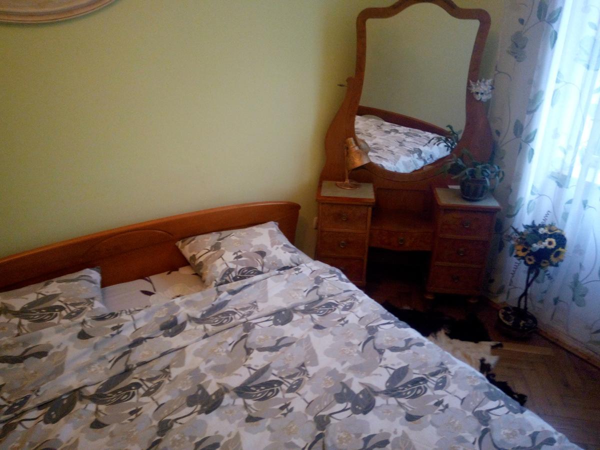 Flat On Sheptytskykh Apartman Lviv Kültér fotó