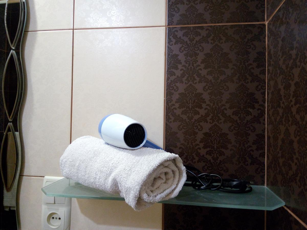 Flat On Sheptytskykh Apartman Lviv Kültér fotó