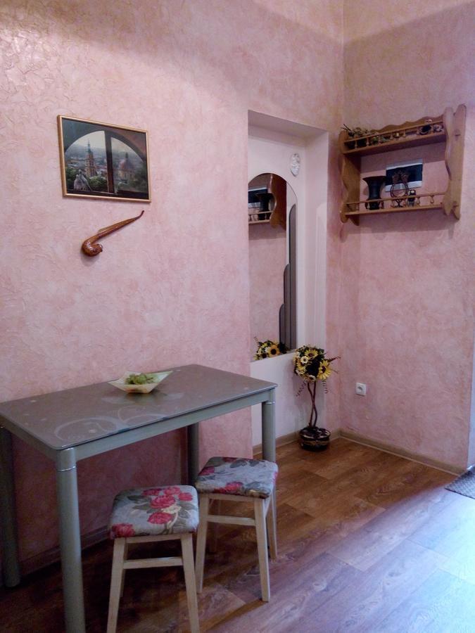 Flat On Sheptytskykh Apartman Lviv Kültér fotó