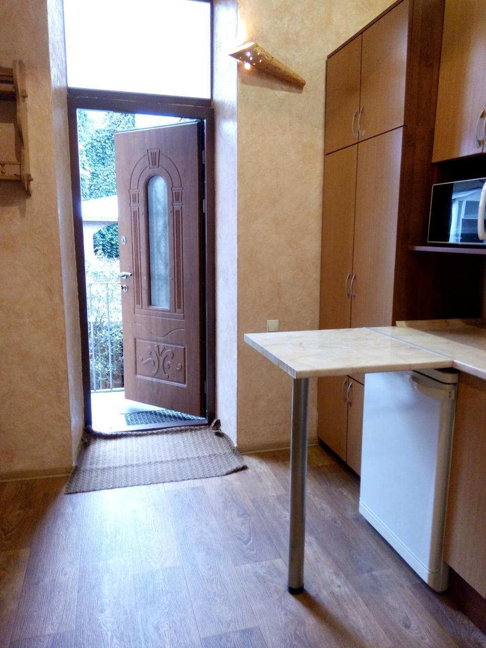 Flat On Sheptytskykh Apartman Lviv Kültér fotó