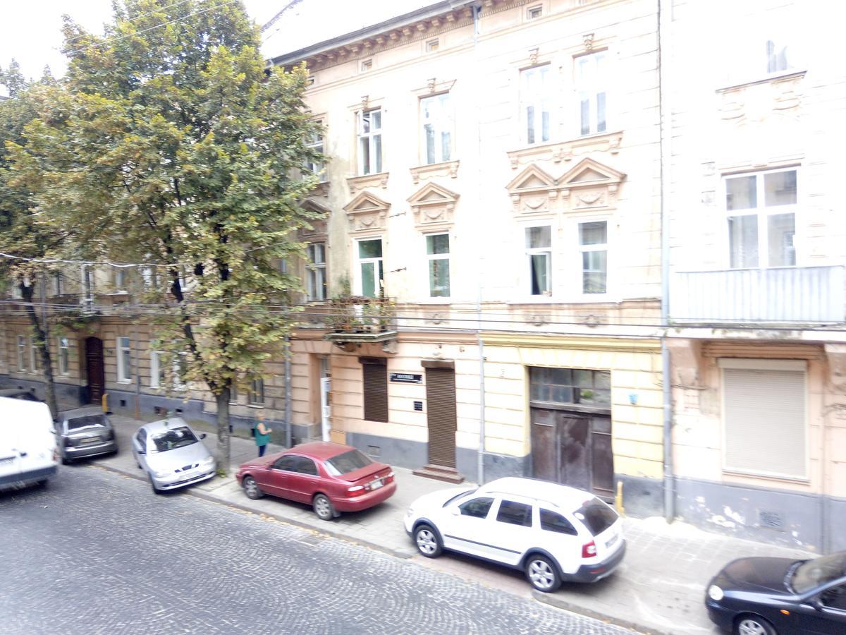 Flat On Sheptytskykh Apartman Lviv Kültér fotó